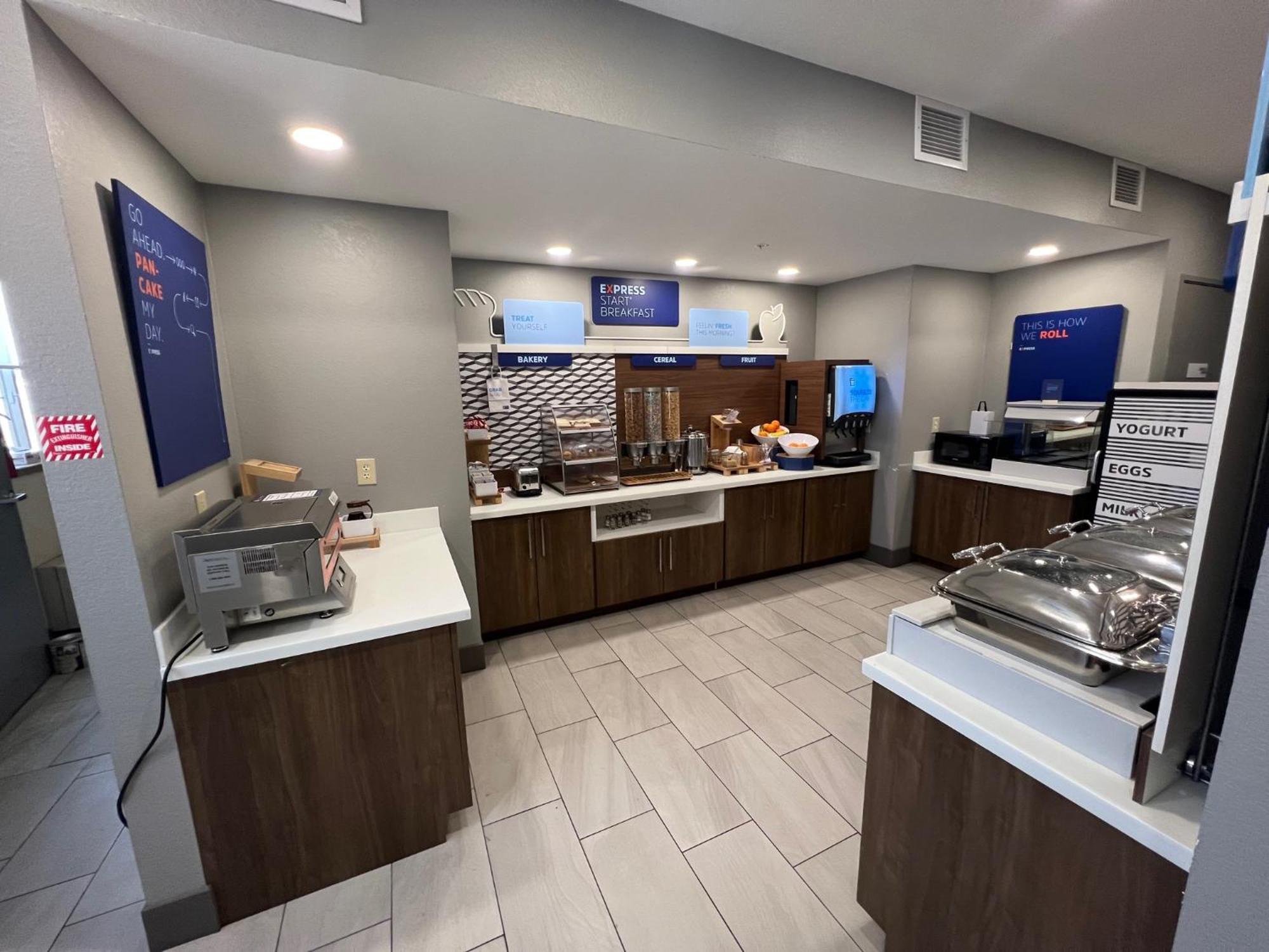 Holiday Inn Express - Wichita North - Park City By Ihg Ngoại thất bức ảnh